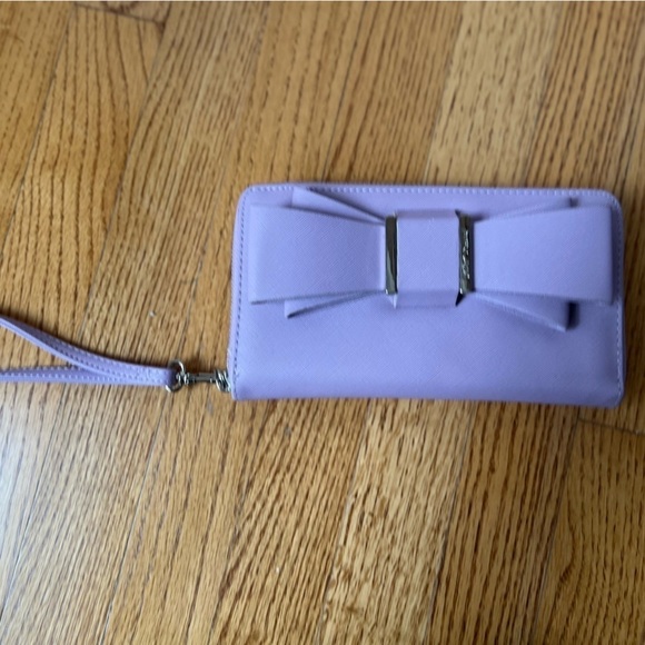 BETSEY JOHNSON Women’s Lavendar Wristlet Wallet with Bow OS Formal Spring Party - Picture 2 of 8